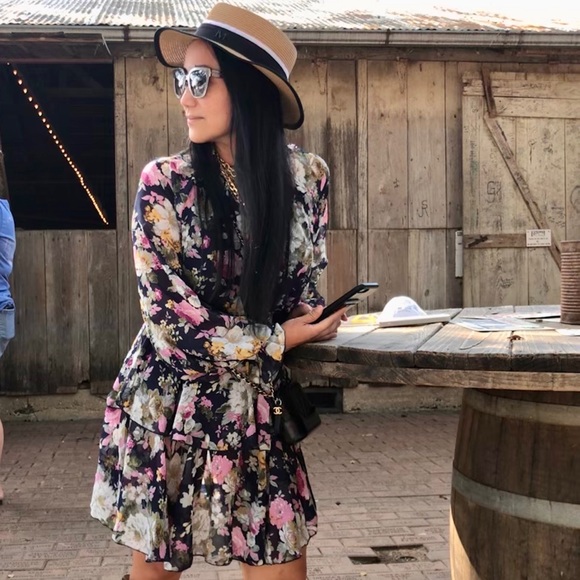 Meet your Posher, Jasmine. Fashionista since birth - Picture 15 of 16